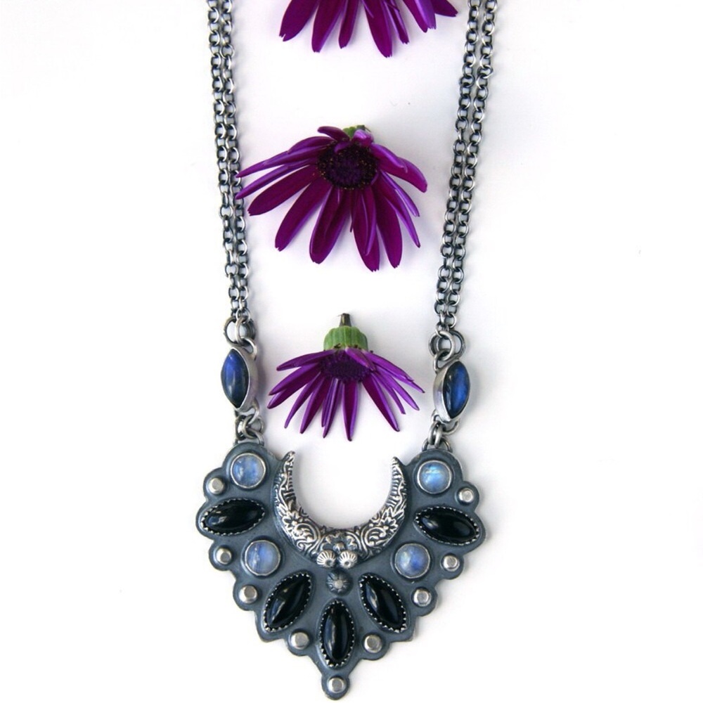 ๐๐ท Elegant Silver, Onyx & Moonstone Necklace - Picture 2 of 5